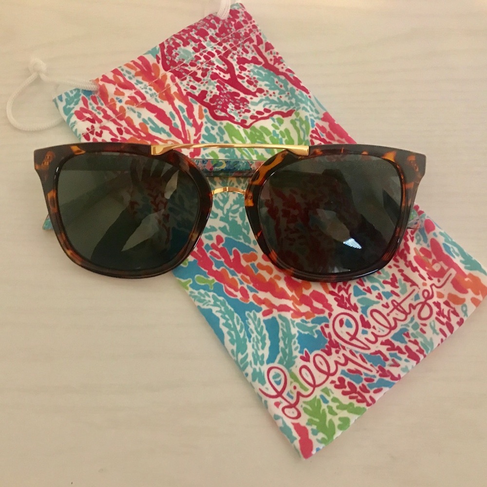 Lilly Pulitzer sunglasses with pouch